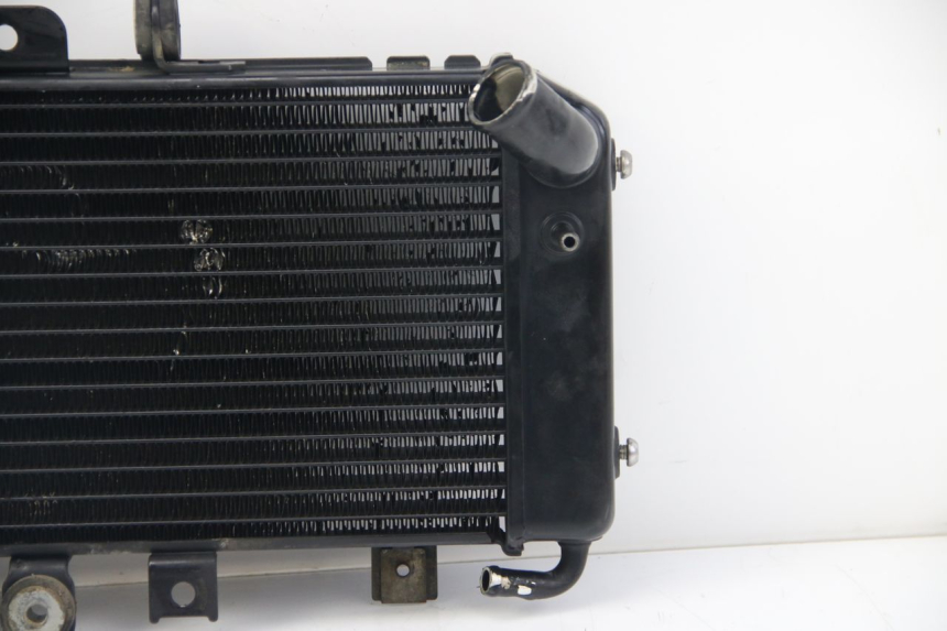 photo de RADIADOR YAMAHA FZS FAZER 600 (2001 - 2003) - Outro ângulo de visão