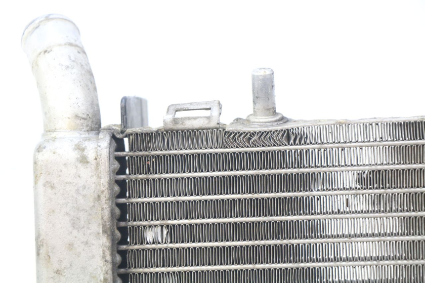 photo de RADIADOR ESQUERDO HONDA VFR FI RC46 800 (1998 - 2001) - Detalhes característicos