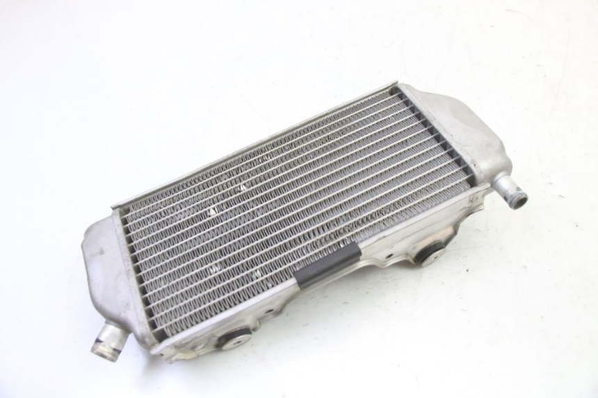 photo de RADIADOR ESQUERDO YAMAHA YZF YZ-F 450 (2014 - 2016) - Detalhe da peça