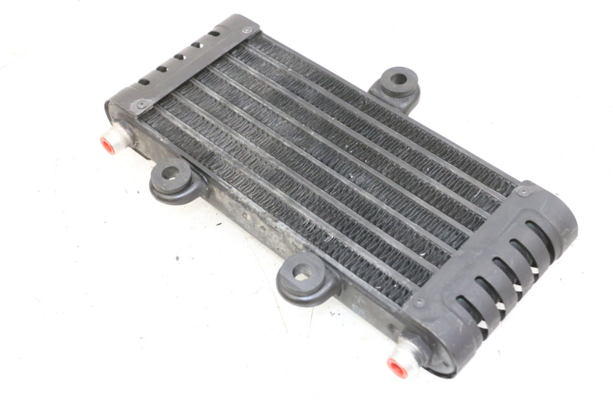 photo de RADIADOR DE ÓLEO KAWASAKI ZR 7 750 (1999 - 2004) - Outro ângulo de visão