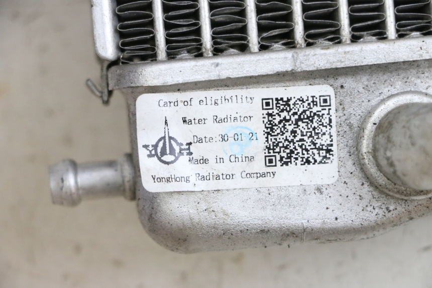 photo de RADIADOR PIAGGIO MP3 HPE 300 (2019 - 2026) - Outro ângulo de visão