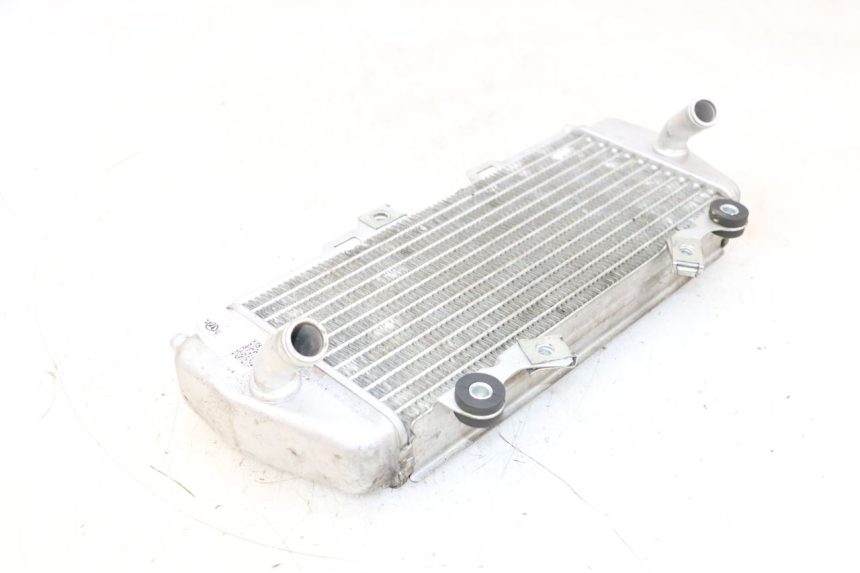 photo de RADIADOR PIAGGIO MP3 HPE 300 (2019 - 2026) - Vista geral