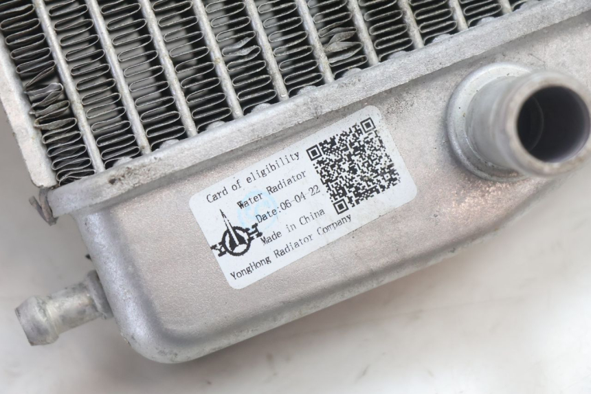 photo de RADIADOR PIAGGIO MP3 HPE 530 (2022 - 2026) - Detalhes característicos