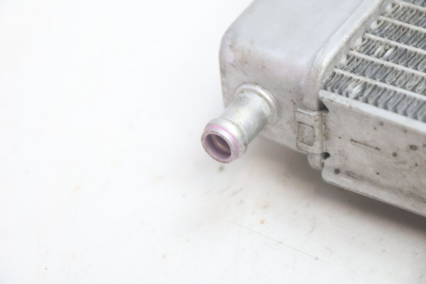 photo de RADIADOR PIAGGIO MP3 HPE 530 (2022 - 2026) - Pontos de fixação
