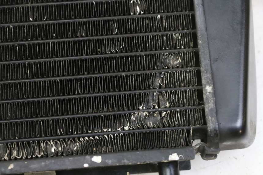 photo de RADIADOR PIAGGIO MP3 RL 250 (2006 - 2010) - Estado da superfície
