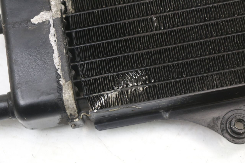 photo de RADIADOR HONDA NES AROBASE 125 (2000 - 2003) - Pontos de fixação