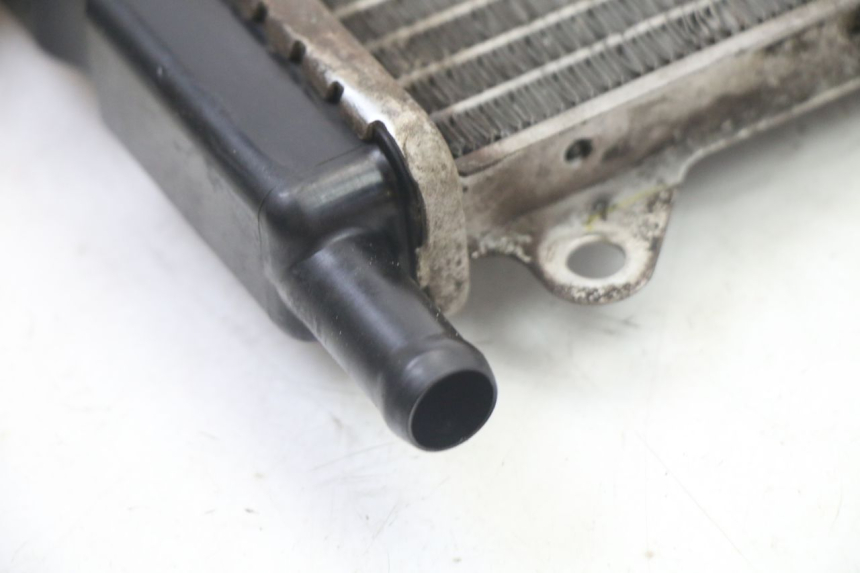 photo de RADIADOR MBK OVETTO 4T 50 (2008 - 2016) - Outro ângulo de visão