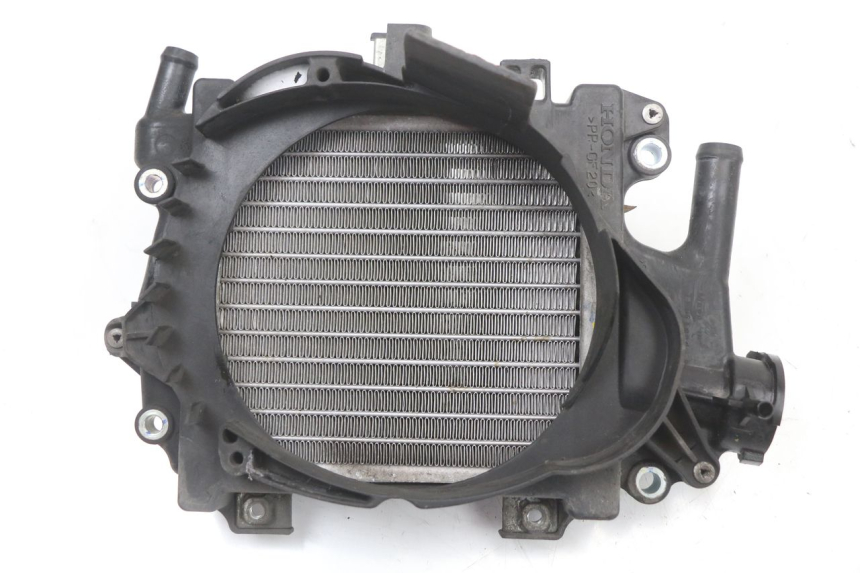 photo de RADIADOR HONDA PCX (JF28) 125 (2009 - 2011) - Outro ângulo de visão