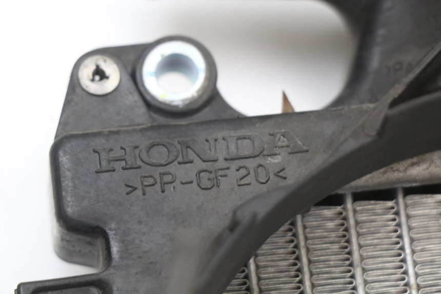photo de RADIADOR HONDA PCX (JF28) 125 (2009 - 2011) - Pontos de fixação