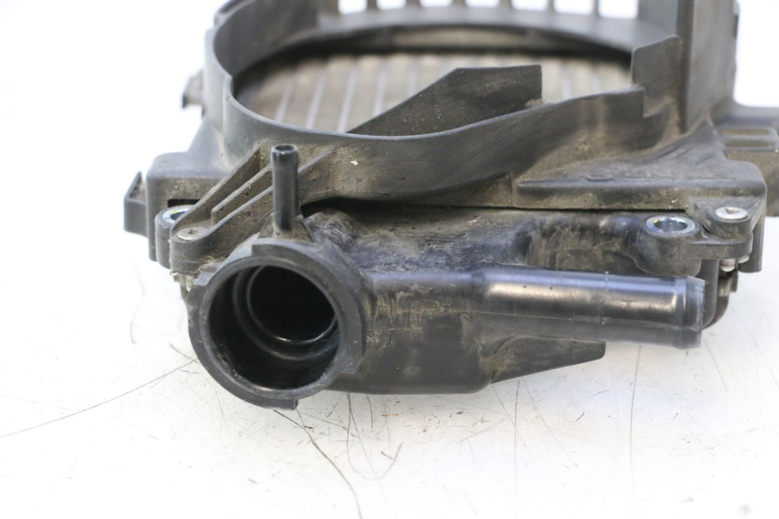 photo de RADIADOR HONDA PCX (JF28) 125 (2009 - 2011) - Detalhe da peça