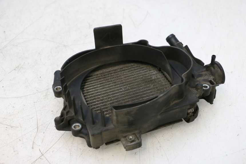 photo de RADIADOR HONDA PCX (JF57/JF64) 125 (2014 - 2018) - Zoom do estado de desgaste
