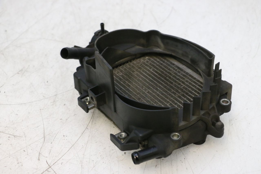 photo de RADIADOR HONDA PCX (JF57/JF64) 125 (2014 - 2018) - Outro ângulo de visão
