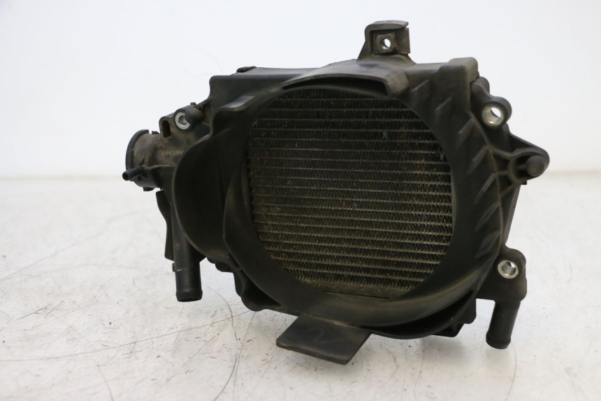 photo de RADIADOR HONDA PCX (JF57/JF64) 125 (2014 - 2018) - Pontos de fixação