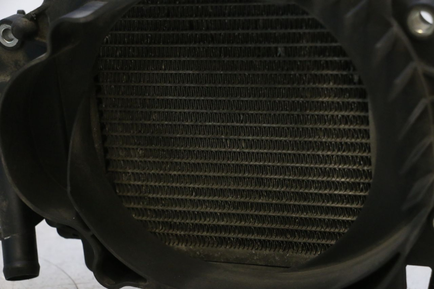 photo de RADIADOR HONDA PCX (JF57/JF64) 125 (2014 - 2018) - Estado da superfície