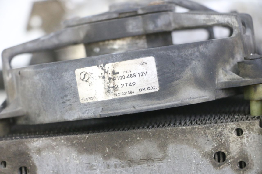photo de RADIADOR PEUGEOT SATELIS COMPRESSOR K15 125 (2006 - 2009) - Zoom do estado de desgaste