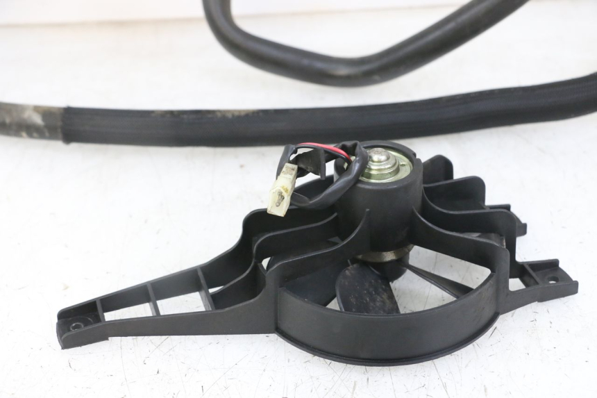 photo de RADIADOR PEUGEOT SATELIS 125 (2010 - 2012) - Pontos de fixação