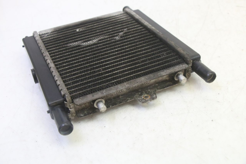 photo de RADIADOR PEUGEOT SATELIS 125 (2013 - 2018) - Outro ângulo de visão