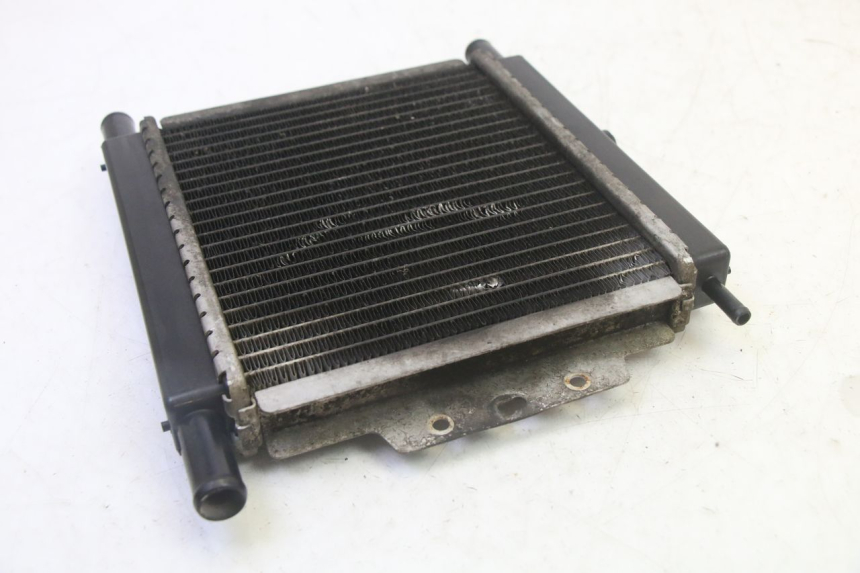 photo de RADIADOR PEUGEOT SATELIS 125 (2013 - 2018) - Pontos de fixação