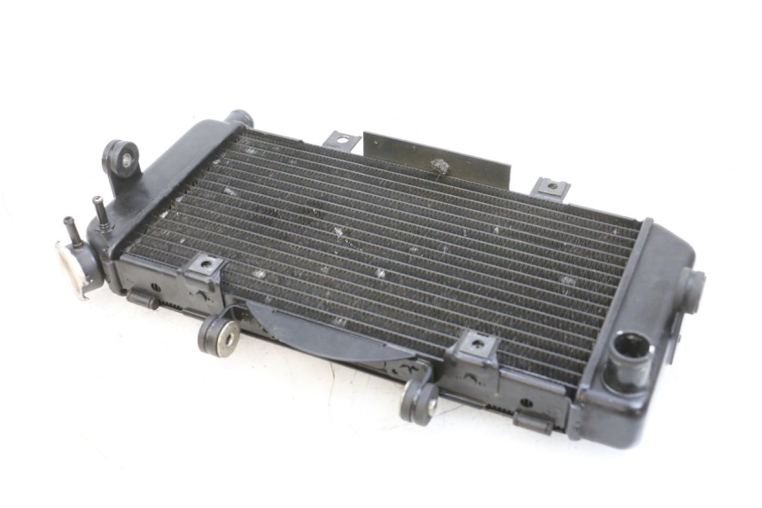 photo de RADIADOR YAMAHA TDM ABS 900 (2002 - 2014) - Pontos de fixação
