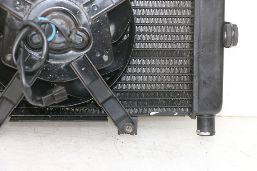 photo de RADIADOR YAMAHA TDM ABS 900 (2002 - 2014) - Detalhes característicos