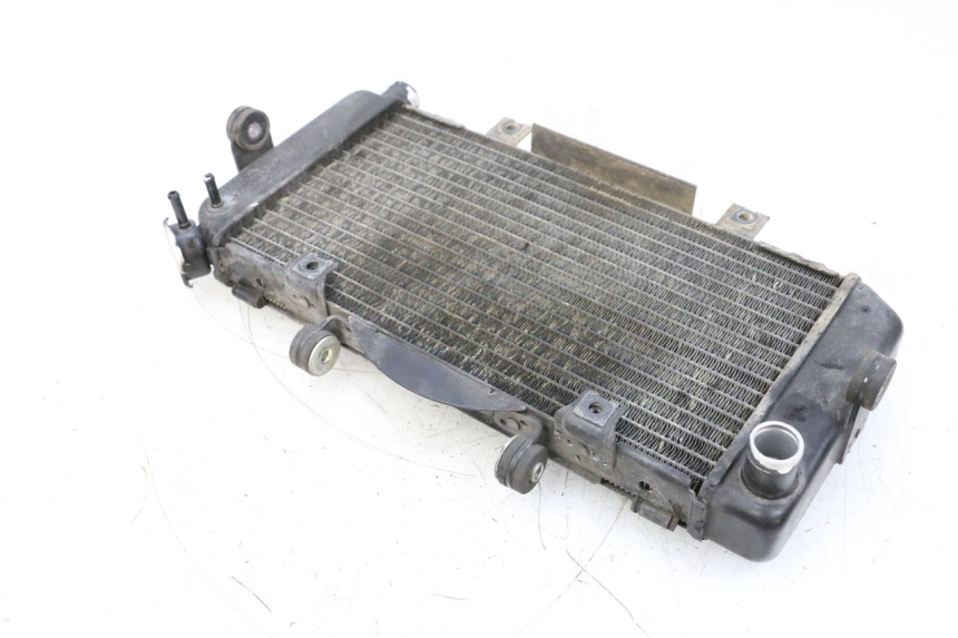 photo de RADIADOR YAMAHA TDM ABS 900 (2002 - 2014) - Pontos de fixação