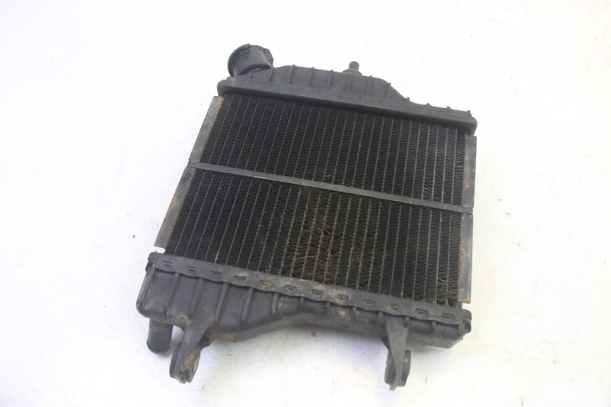 photo de RADIADOR YAMAHA TZR 50 (2008 - 2016) - Pontos de fixação