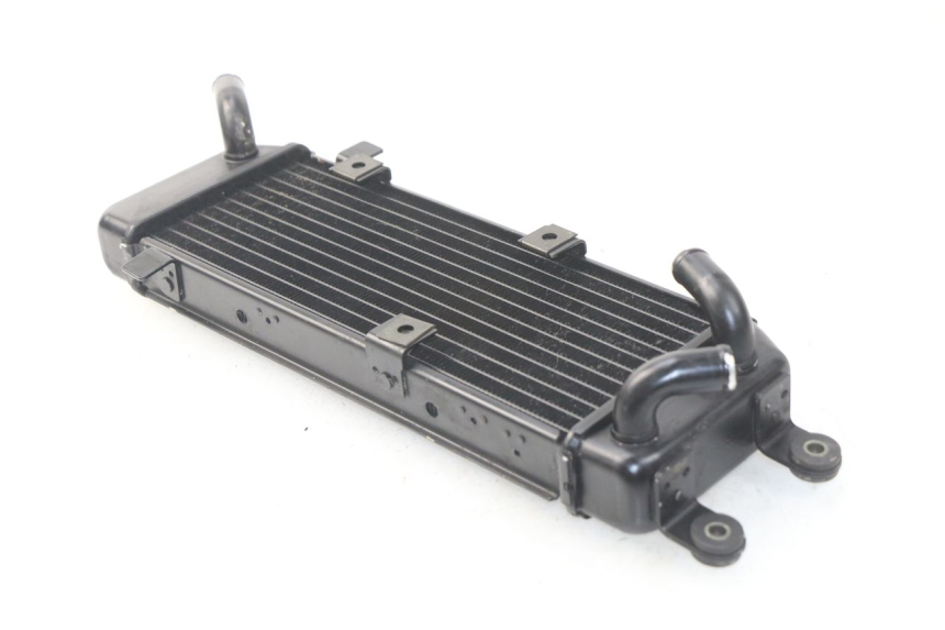 photo de RADIADOR SUZUKI UC EPICURO 125 (1999 - 2003) - Outro ângulo de visão