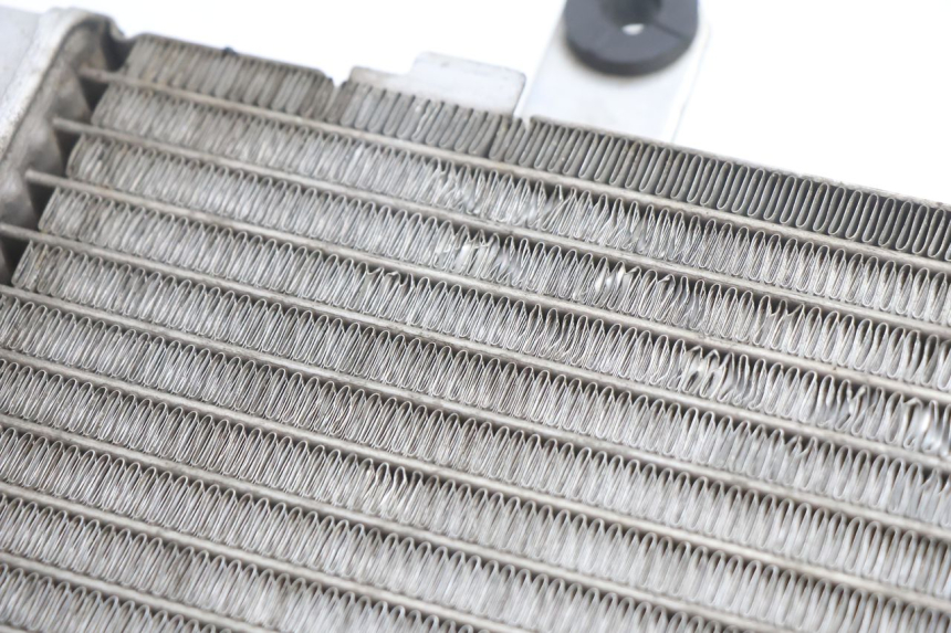 photo de RADIADOR HONDA VFR FI RC46 800 (1998 - 2001) - Detalhes característicos