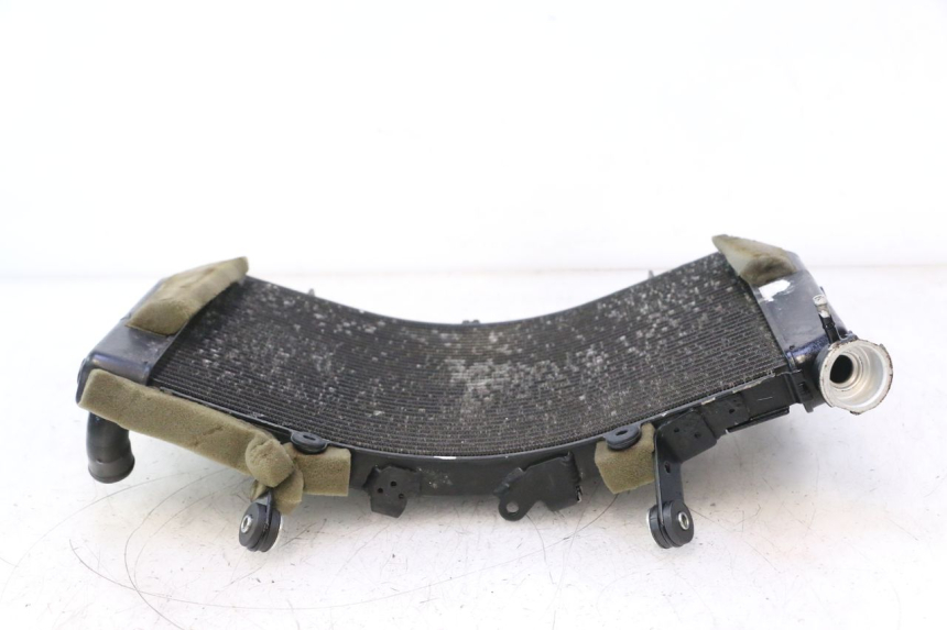 photo de RADIADOR YAMAHA YZF R6 600 (2008 - 2009) - Detalhes característicos