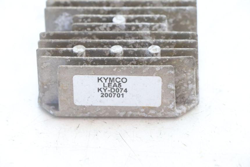 photo de REGULADOR DE CARGA KYMCO AGILITY CITY 16P 125 (2015 - 2024) - Zoom do estado de desgaste