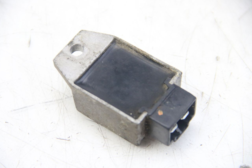 photo de REGULADOR DE CARGA PGO BIG MAX 50 (2001 - 2009) - Detalhe da peça