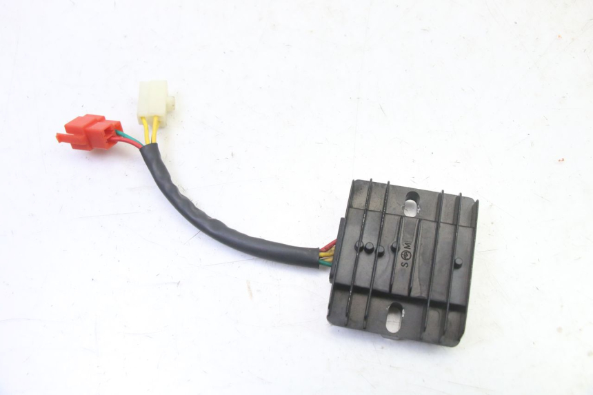 photo de REGULADOR DE CARGA MOTRON BREEZY 4T 50 (2021 - 2025) - Vista principal
