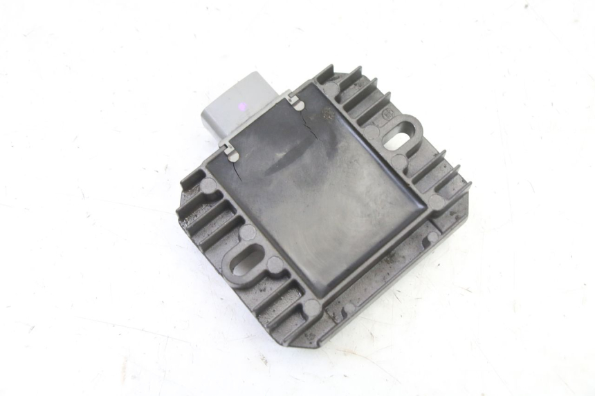 photo de REGULADOR DE CARGA SUZUKI BURGMAN 125 (2007 - 2014) - Outro ângulo de visão