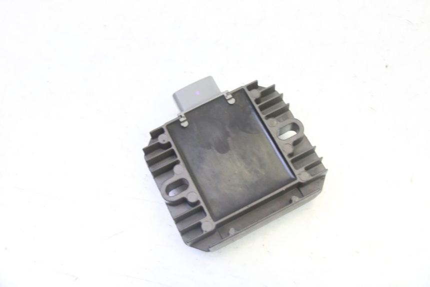 photo de REGULADOR DE CARGA SUZUKI BURGMAN 125 (2007 - 2014) - Outro ângulo de visão