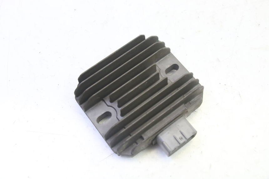 photo de REGULADOR DE CARGA SUZUKI BURGMAN 125 (2007 - 2014) - Detalhe da peça