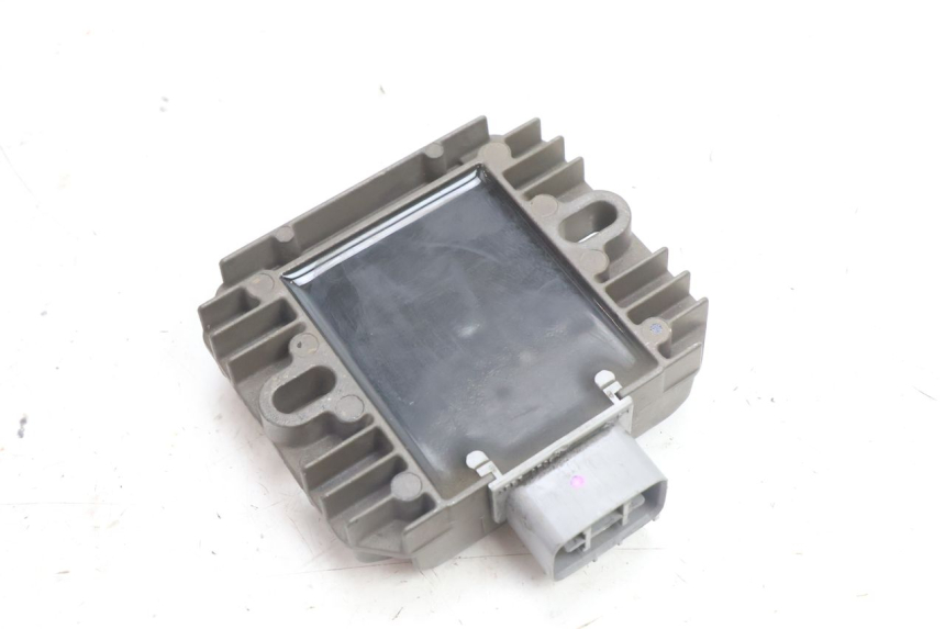 photo de REGULADOR DE CARGA SUZUKI BURGMAN 125 (2007 - 2014) - Outro ângulo de visão