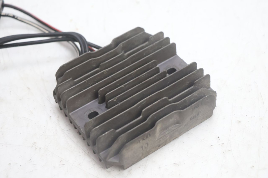 photo de REGULADOR DE CARGA SUZUKI BURGMAN EXECUTIVE ABS 650 (2006 - 2012) - Detalhe da peça