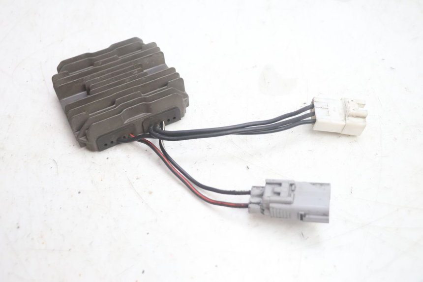 photo de REGULADOR DE CARGA SUZUKI BURGMAN EXECUTIVE ABS 650 (2006 - 2012) - Outro ângulo de visão