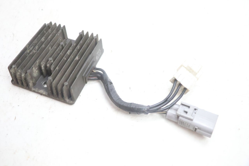 photo de REGULADOR DE CARGA SUZUKI BURGMAN EXECUTIVE ABS 650 (2006 - 2012) - Zoom do estado de desgaste