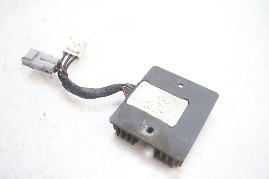 photo de REGULADOR DE CARGA SUZUKI BURGMAN EXECUTIVE ABS 650 (2006 - 2012) - Vista geral