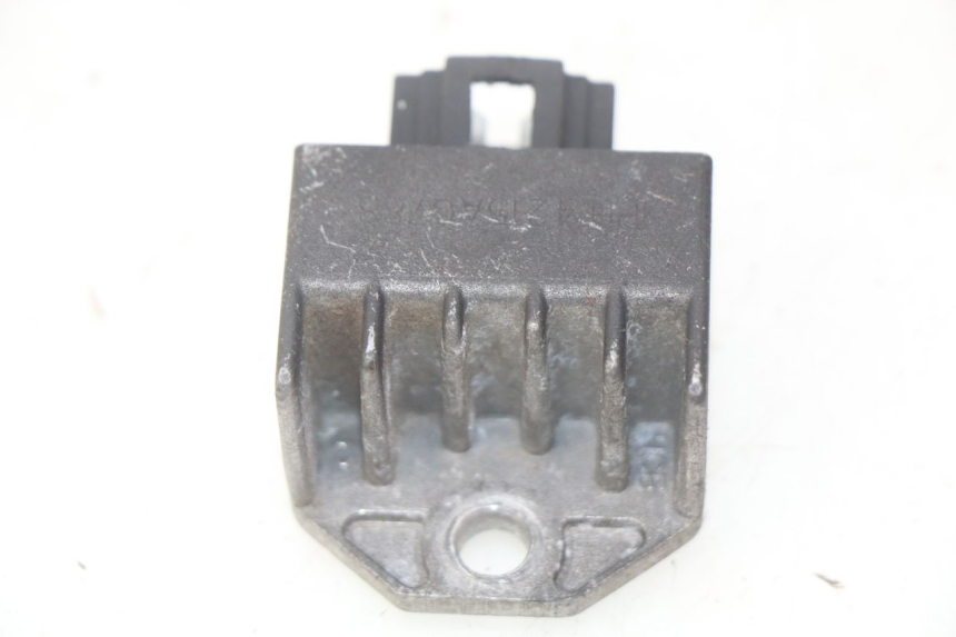 photo de REGULADOR DE CARGA YAMAHA BW'S 50 (1999 - 2003) - Outro ângulo de visão