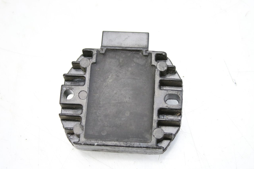 photo de REGULADOR DE CARGA YAMAHA BW'S BWS 125 (2010 - 2013) - Zoom do estado de desgaste