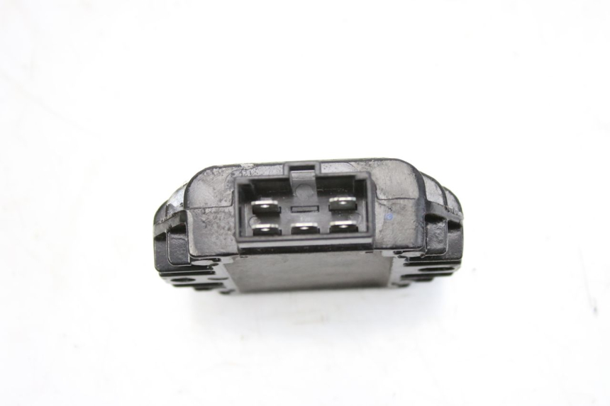 photo de REGULADOR DE CARGA YAMAHA BW'S BWS 125 (2010 - 2013) - Outro ângulo de visão
