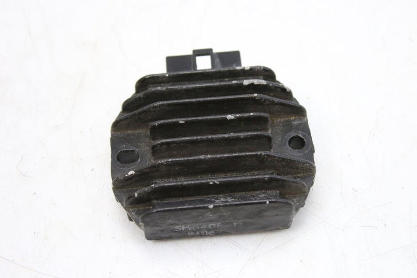 photo de REGULADOR DE CARGA YAMAHA BW'S BWS 125 (2010 - 2013) - Ampliação técnica