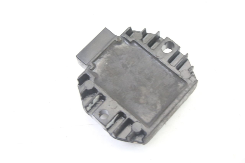 photo de REGULADOR DE CARGA YAMAHA BW'S BWS 125 (2010 - 2013) - Outro ângulo de visão