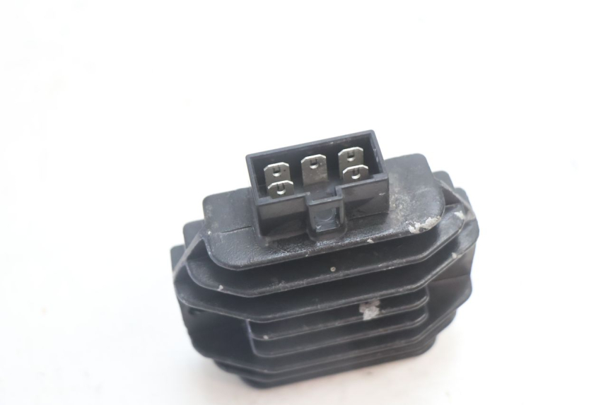 photo de REGULADOR DE CARGA YAMAHA BW'S BWS 125 (2010 - 2013) - Zoom do estado de desgaste