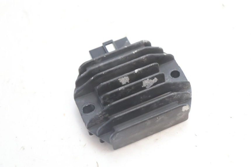 photo de REGULADOR DE CARGA YAMAHA BW'S BWS 125 (2010 - 2013) - Outro ângulo de visão