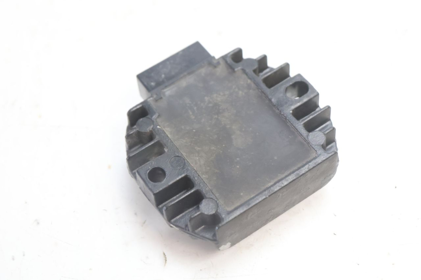 photo de REGULADOR DE CARGA YAMAHA BW'S BWS 125 (2010 - 2013) - Ampliação técnica