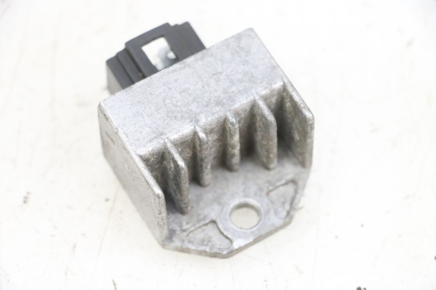photo de REGULADOR DE CARGA YAMAHA BW'S EASY 50 (2013 - 2016) - Outro ângulo de visão