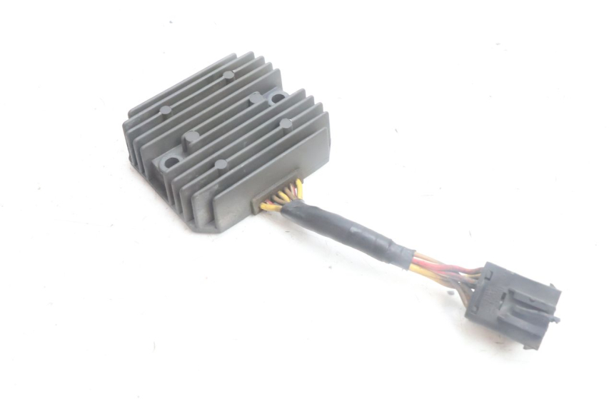 photo de REGULADOR DE CARGA BMW C1 125 (2000 - 2003) - Outro ângulo de visão